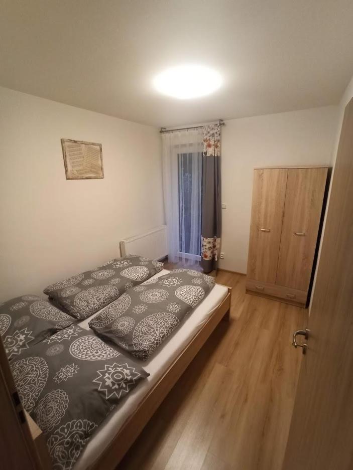 Apartamento Penzion U Tomanu Jaromerice nad Rokytnou Exterior foto